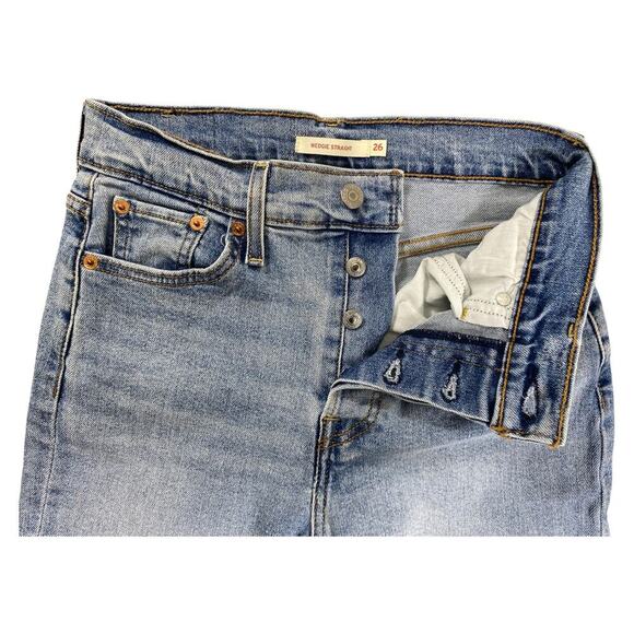 Levi’s Women’s Wedgie Straight Jeans | Light Wash Distressed | Size 26 x 28 - Picture 4 of 7